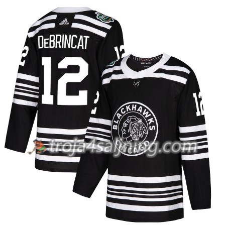 Chicago Blackhawks tröja Alex DeBrincat 12 2019 Winter Classic Adidas Svart Authentic - NHL Tröjor Herr Chicago Blackhawks tröja Alex DeBrincat 12 2019 Winter Classic Adidas Svart Authentic - NHL Tröjor Herr